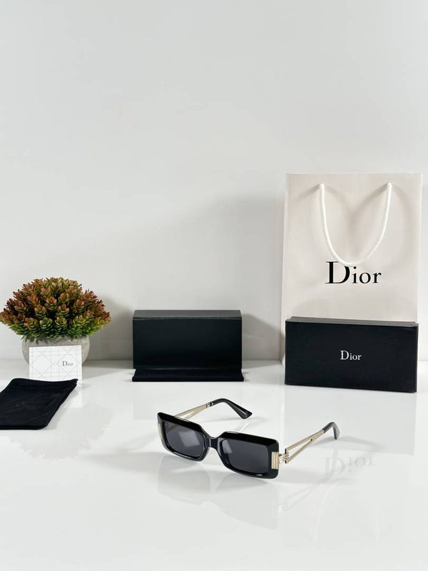 Dio_r Gold_Black
