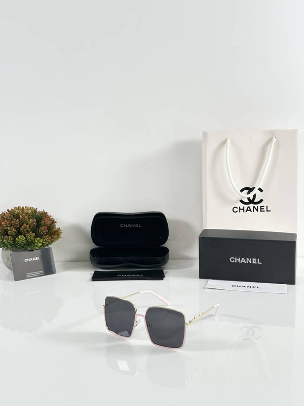 Chane_l_Gold_Black_Pink